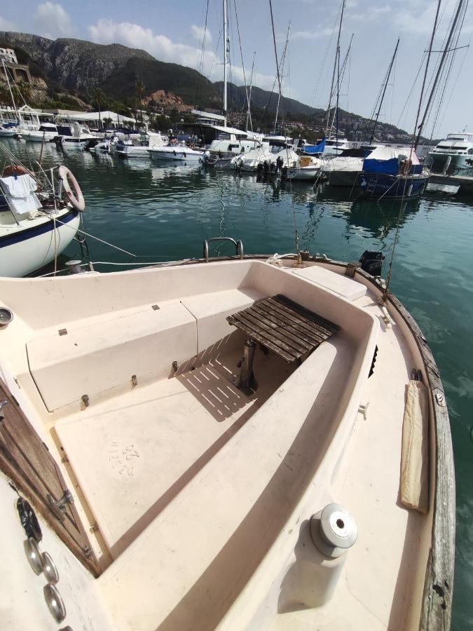 Готель Relax Sea Les Botigues de Sitges Екстер'єр фото